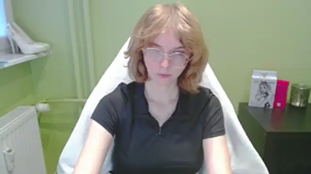 juicyPenny online show from December 16, 7:35 am