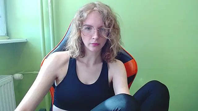 juicyPenny online show from March 10, 7:24 am