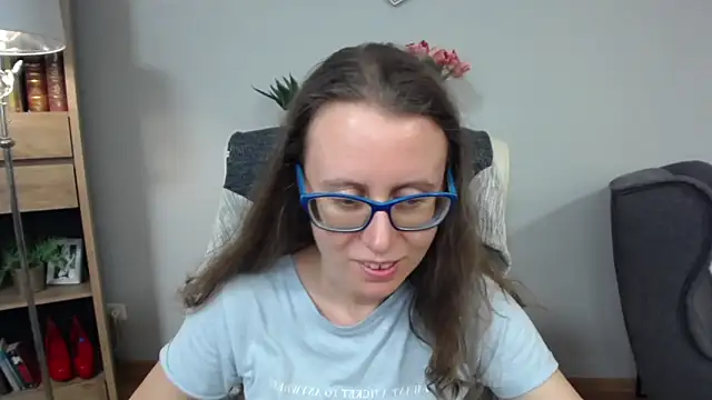 Snapshot of sweetxLizzy chatting on May 6, 4:41 am sweetxLizzy online show from May 6, 4:41 am