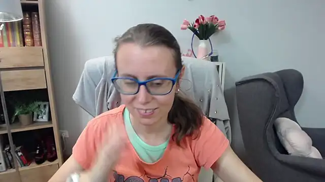 Snapshot of sweetxLizzy chatting on June 3, 4:37 am sweetxLizzy online show from June 3, 4:37 am