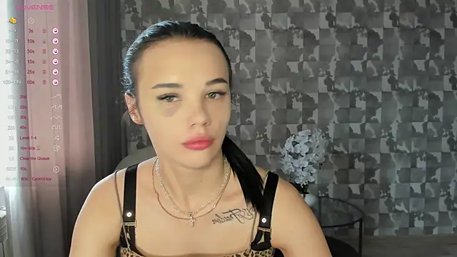 Snapshot of Kseni_a chatting on June 15, 7:21 am Kseni a online show from June 15, 7:21 am