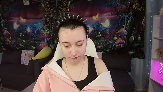 ClaraParks online show from April 7, 7:58 pm