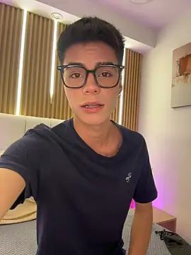 Dulcey  online show from March 18, 4:59 am