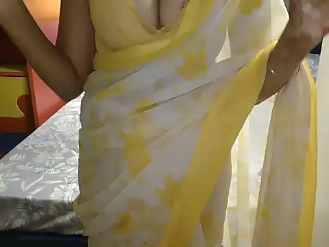 Snapshot of horny_natasha chatting on February 9, 5:55 am horny natasha online show from February 9, 5:55 am