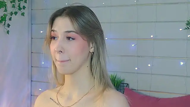 Snapshot of Bella_svon chatting on March 21, 8:19 am Bella svon online show from March 21, 8:19 am