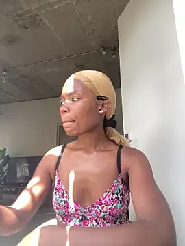 prettydollyy online show from March 20, 8:41 am