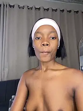 prettydollyy online show from April 18, 9:24 am