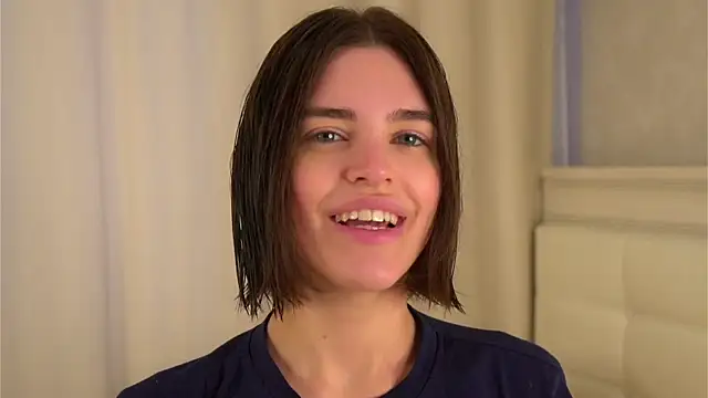 EleneButton online show from April 12, 1:21 am