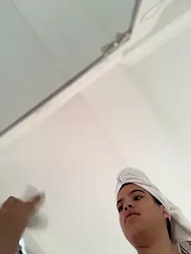 JuanitaMore01 online show from June 5, 7:41 pm