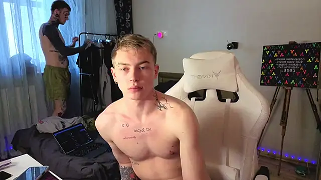 callmealexthx online show from April 2, 11:52 am