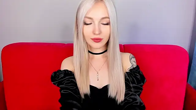 LisaFoxyMe online show from September 27, 8:30 am