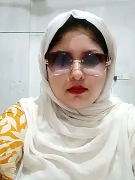 Snapshot of Nusrat-N chatting on June 14, 1:14 am Nusrat-N online show from June 14, 1:14 am