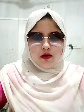 Snapshot of Nusrat-N chatting on June 14, 2:30 pm Nusrat-N online show from June 14, 2:30 pm