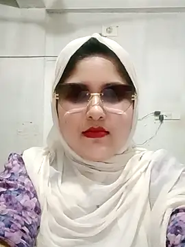 Snapshot of Nusrat-N chatting on June 21, 10:07 am Nusrat-N online show from June 21, 10:07 am