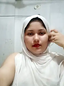 Snapshot of Nusrat-N chatting on June 27, 12:33 pm Nusrat-N online show from June 27, 12:33 pm