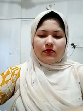 Snapshot of Nusrat-N chatting on July 18, 2:05 am Nusrat-N online show from July 18, 2:05 am
