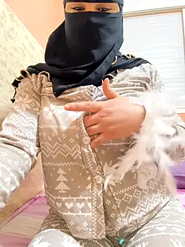  Laiali  online show from November 12, 11:21 am