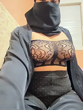  Laiali  online show from November 13, 11:31 am