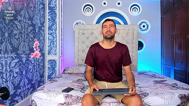 magnus serket online show from April 11, 11:47 am