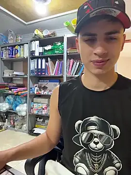 AdrianRinaldi online show from June 3, 2:33 pm