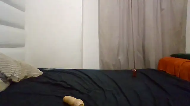 Snapshot of SexyNonnyy chatting on June 25, 4:01 am SexyNonnyy online show from June 25, 4:01 am