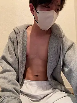 Yuma0718 online show from April 26, 11:35 pm