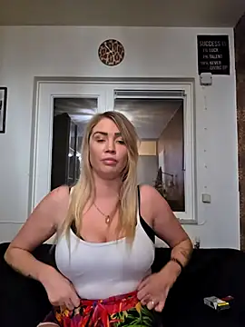 lotteliefde1 online show from August 9, 7:52 pm