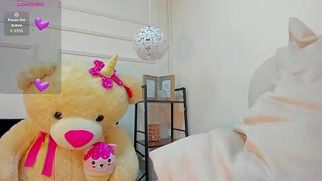 im Lorena online show from January 15, 1:37 pm