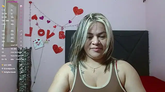 pamela echeverria online show from June 3, 11:13 am