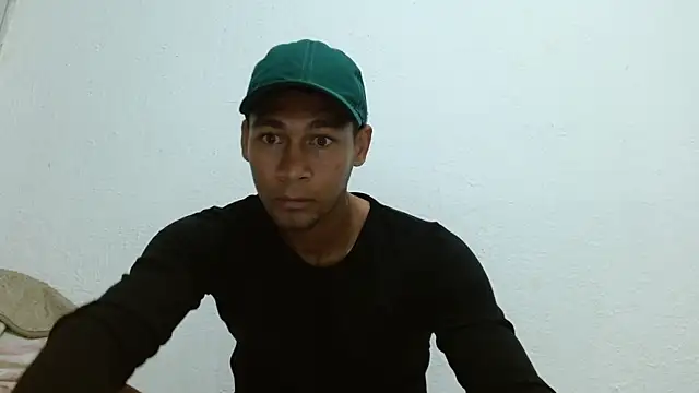 RyanLeon01 online show from July 11, 9:27 pm