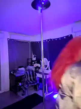 iamlalamilano online show from February 23, 5:43 pm