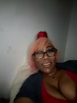 iamlalamilano online show from April 3, 10:52 pm