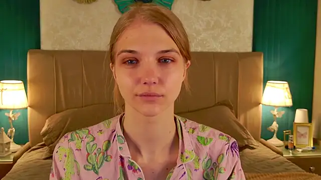 4example Chloe online show from April 13, 5:35 am