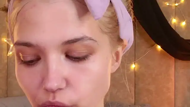 4example Chloe online show from April 17, 5:21 am