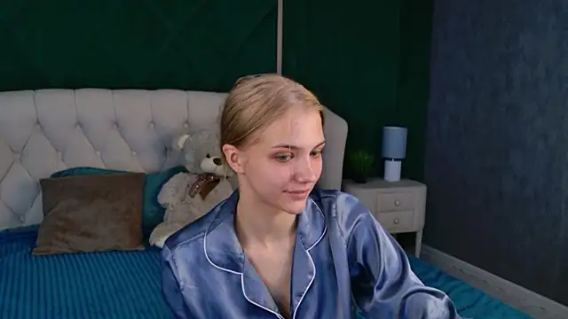 4example Chloe online show from May 21, 5:47 am