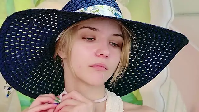 4example Chloe online show from July 4, 5:46 am