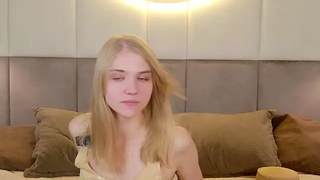 4example Chloe online show from July 16, 5:46 am