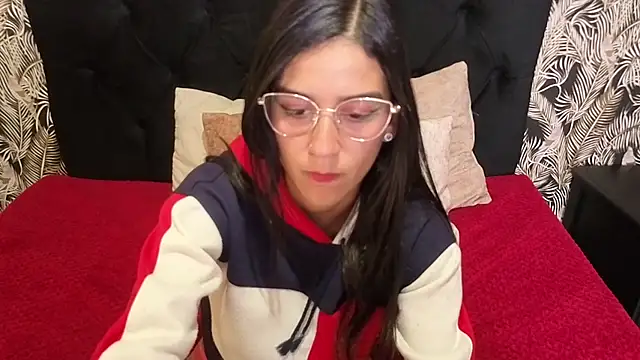 Snapshot of DanielaMonroe chatting on February 24, 9:24 pm DanielaMonroe online show from February 24, 9:24 pm