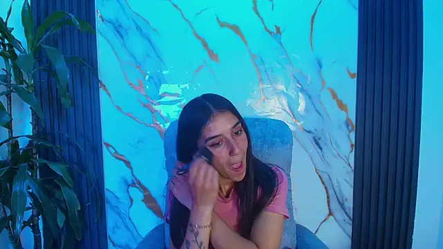 Snapshot of DanielaMonroe chatting on February 27, 9:15 pm DanielaMonroe online show from February 27, 9:15 pm