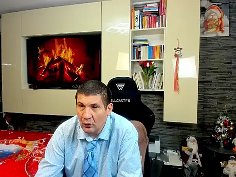 SpartacusDaddy48 online show from February 6, 4:43 pm