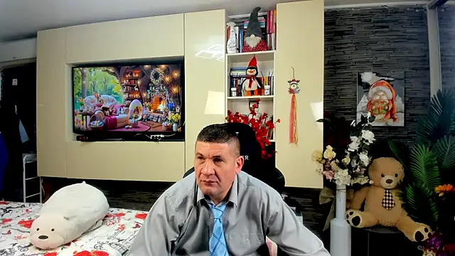 SpartacusDaddy48 online show from April 2, 3:15 am