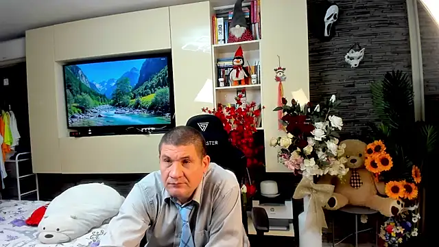 SpartacusDaddy48 online show from May 16, 12:29 am