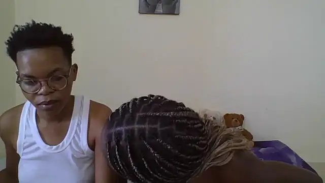 Snapshot of Miss-Hennessy chatting on November 5, 11:10 am Miss-Hennessy online show from November 5, 11:10 am