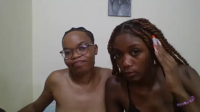 Snapshot of Miss-Hennessy chatting on December 18, 6:47 pm Miss-Hennessy online show from December 18, 6:47 pm