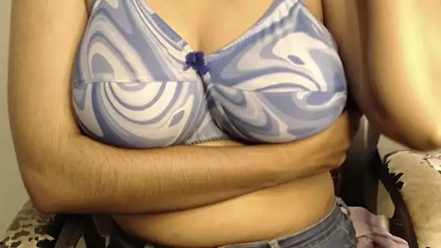 campornlive71 online show from December 20, 12:23 pm