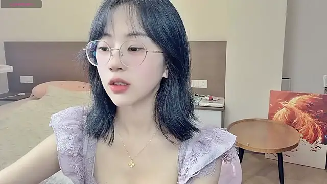 nini a online show from April 8, 11:32 am
