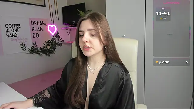 LiaWoow online show from September 13, 6:46 am