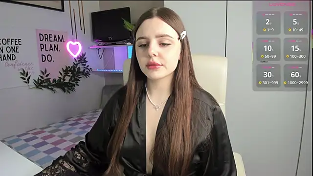 LiaWoow online show from October 13, 1:44 pm