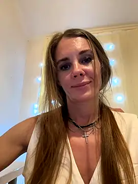 LucieMack online show from September 11, 6:08 pm