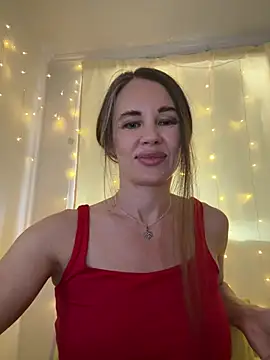 Snapshot of LucieMack chatting on July 7, 12:20 pm LucieMack online show from July 7, 12:20 pm